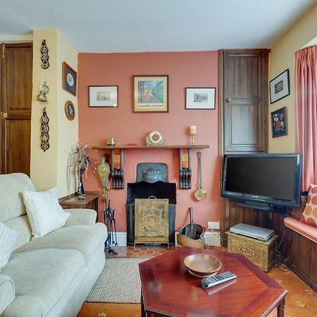 Charming Historical Cottage In Scarborough Bagian luar foto
