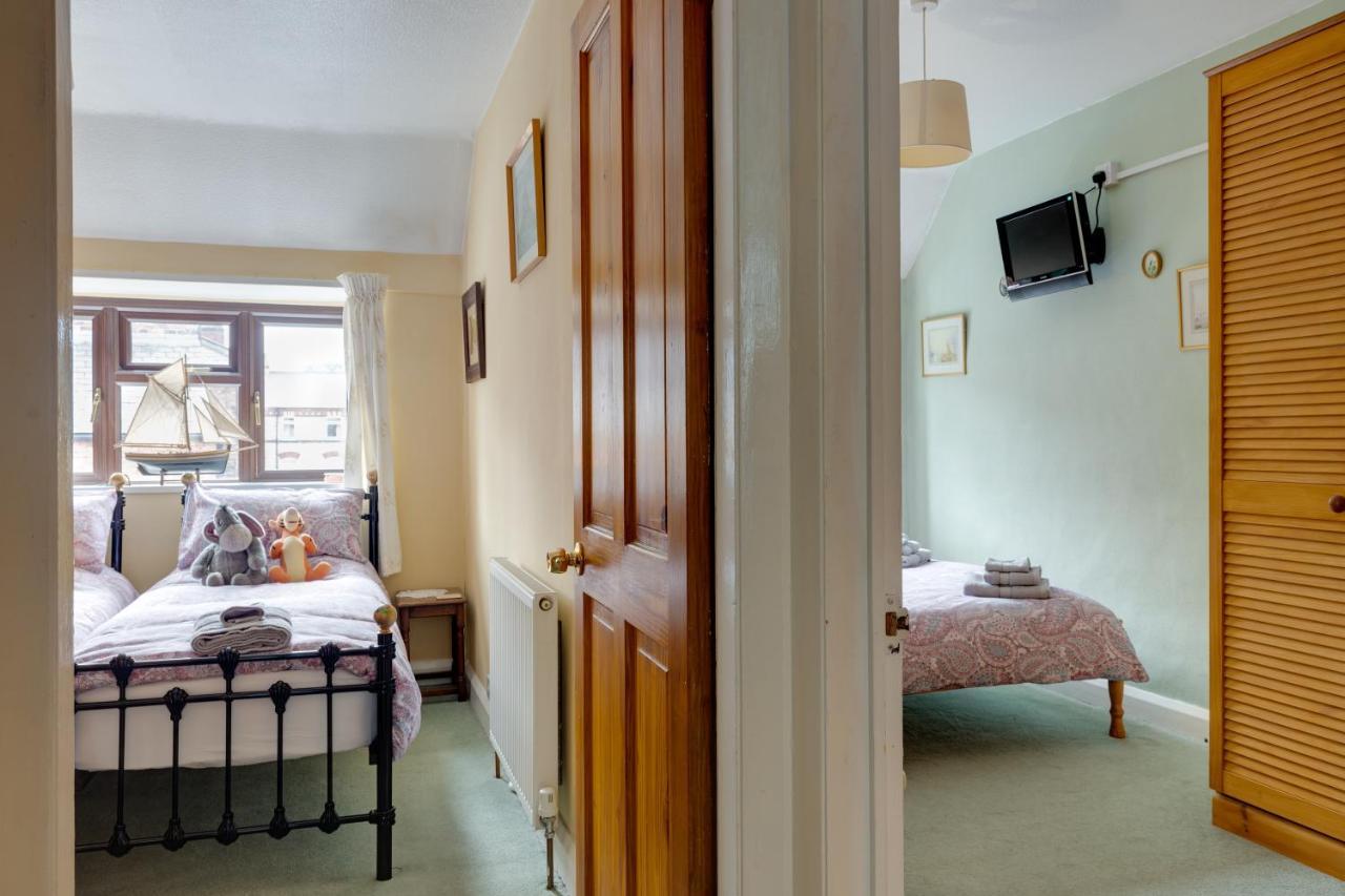Charming Historical Cottage In Scarborough Bagian luar foto