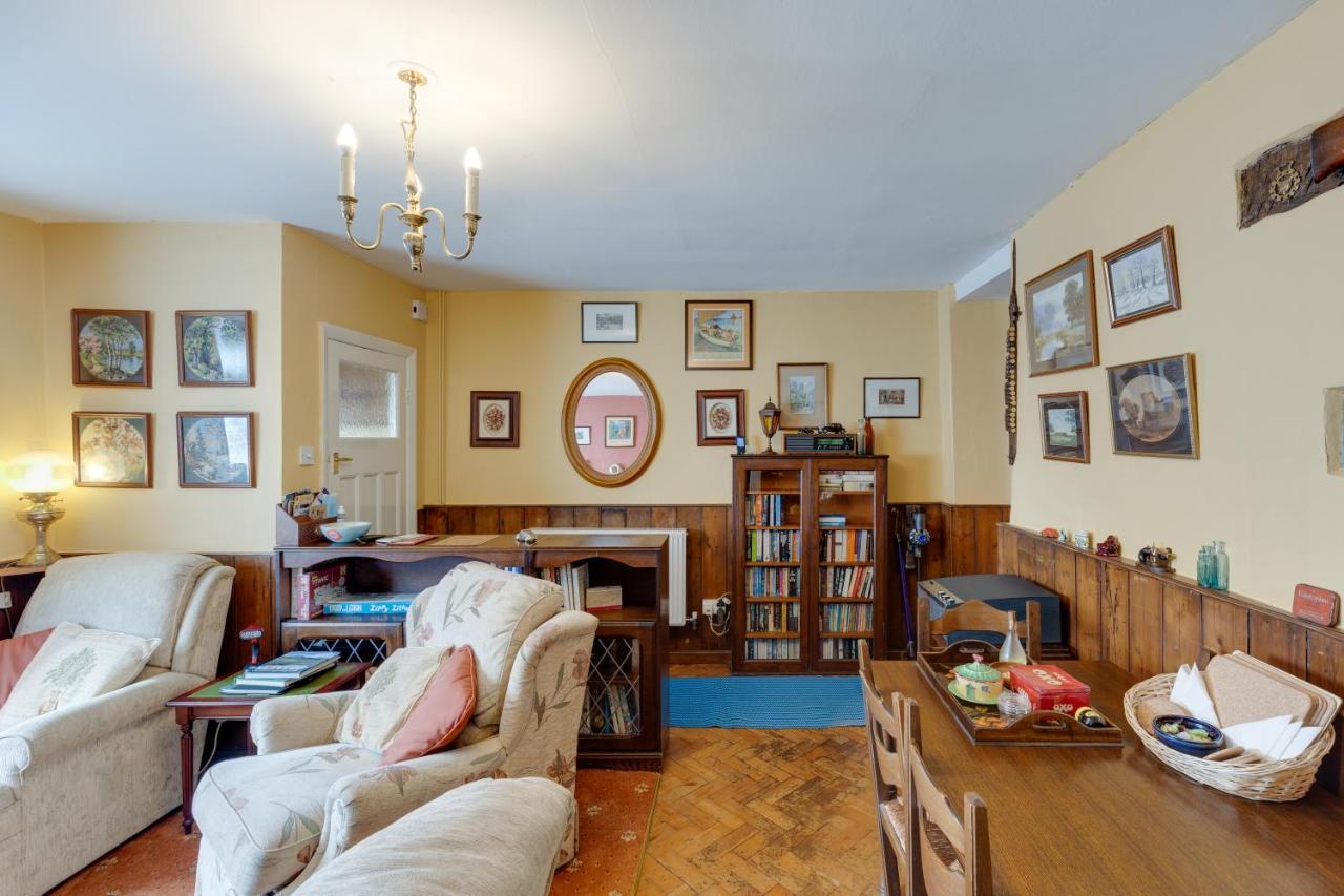 Charming Historical Cottage In Scarborough Bagian luar foto